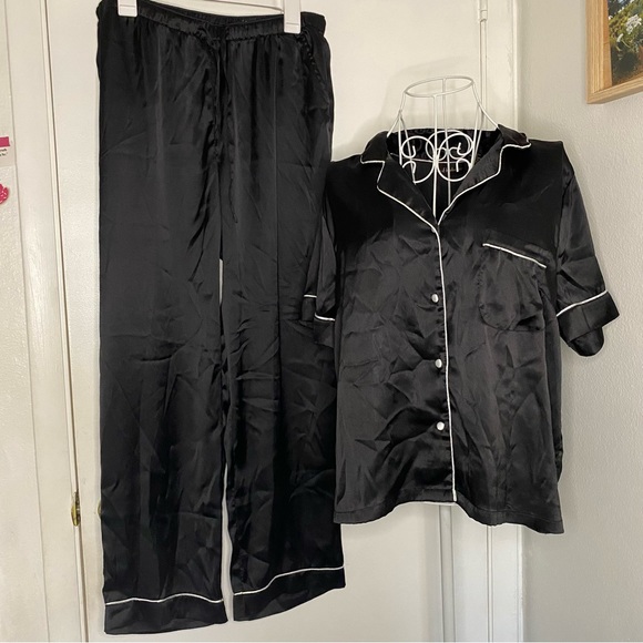 House of Harlow 1960 Intimates & Sleepwear House Of Harlow 96 Black Silky Satin Pajama Set